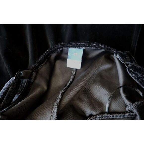 Old Navy 812909 Women’s Sz XS Black Sleeveless Fit & Flare Cami Velvet Jumpsuit - Picture 5 of 13